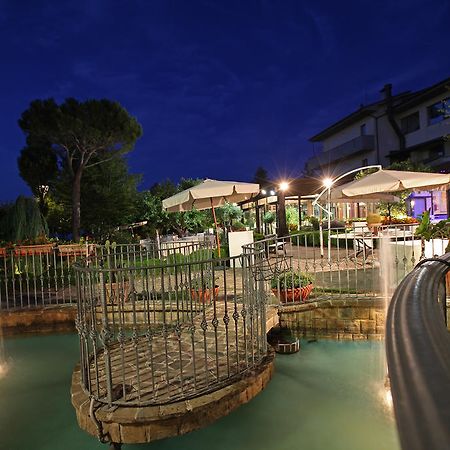Hotel Tetto Delle Marche - Ristorante Dei Conti Cingoli Bagian luar foto