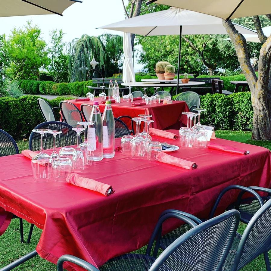 Hotel Tetto Delle Marche - Ristorante Dei Conti Cingoli Bagian luar foto