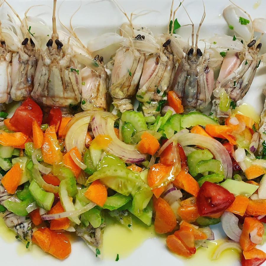 Hotel Tetto Delle Marche - Ristorante Dei Conti Cingoli Bagian luar foto