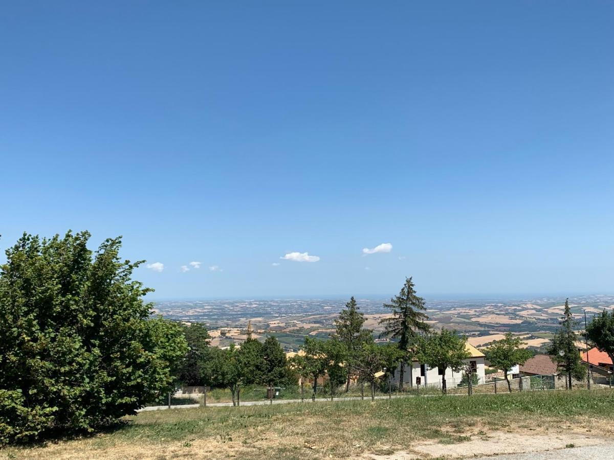 Hotel Tetto Delle Marche - Ristorante Dei Conti Cingoli Bagian luar foto