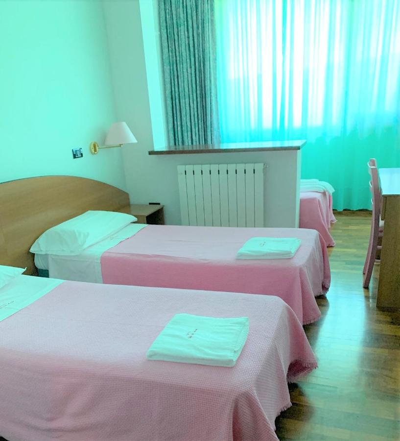 Hotel Tetto Delle Marche - Ristorante Dei Conti Cingoli Bagian luar foto