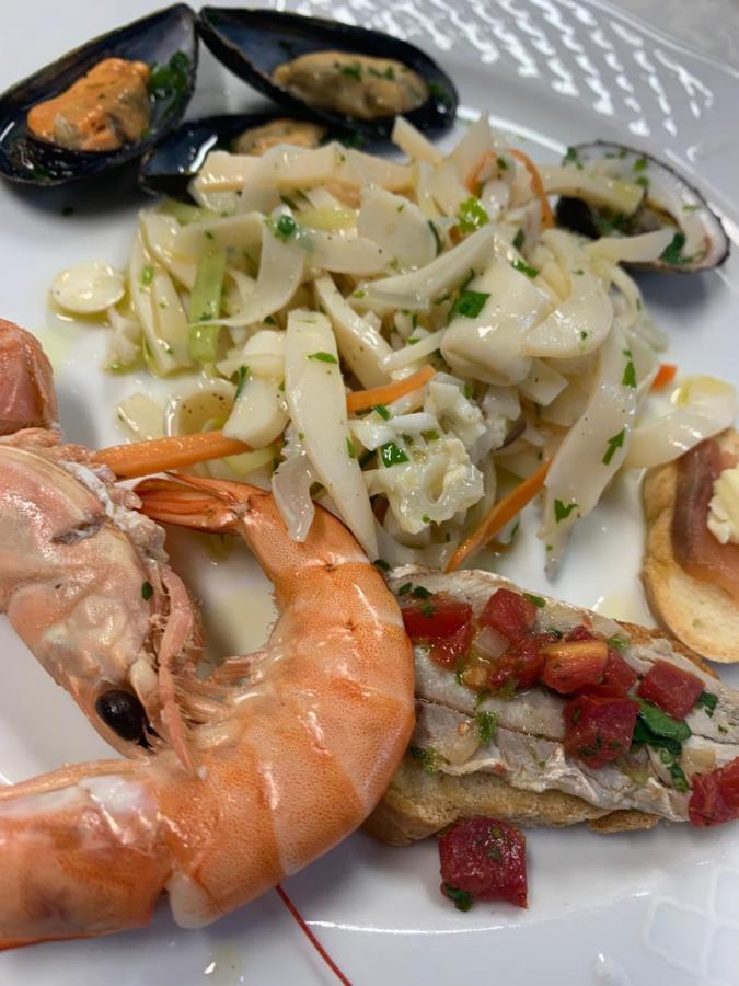 Hotel Tetto Delle Marche - Ristorante Dei Conti Cingoli Bagian luar foto