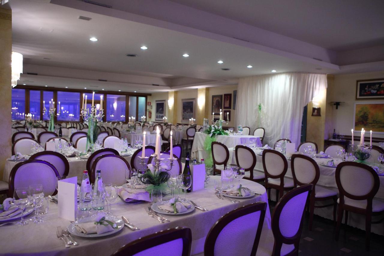 Hotel Tetto Delle Marche - Ristorante Dei Conti Cingoli Bagian luar foto